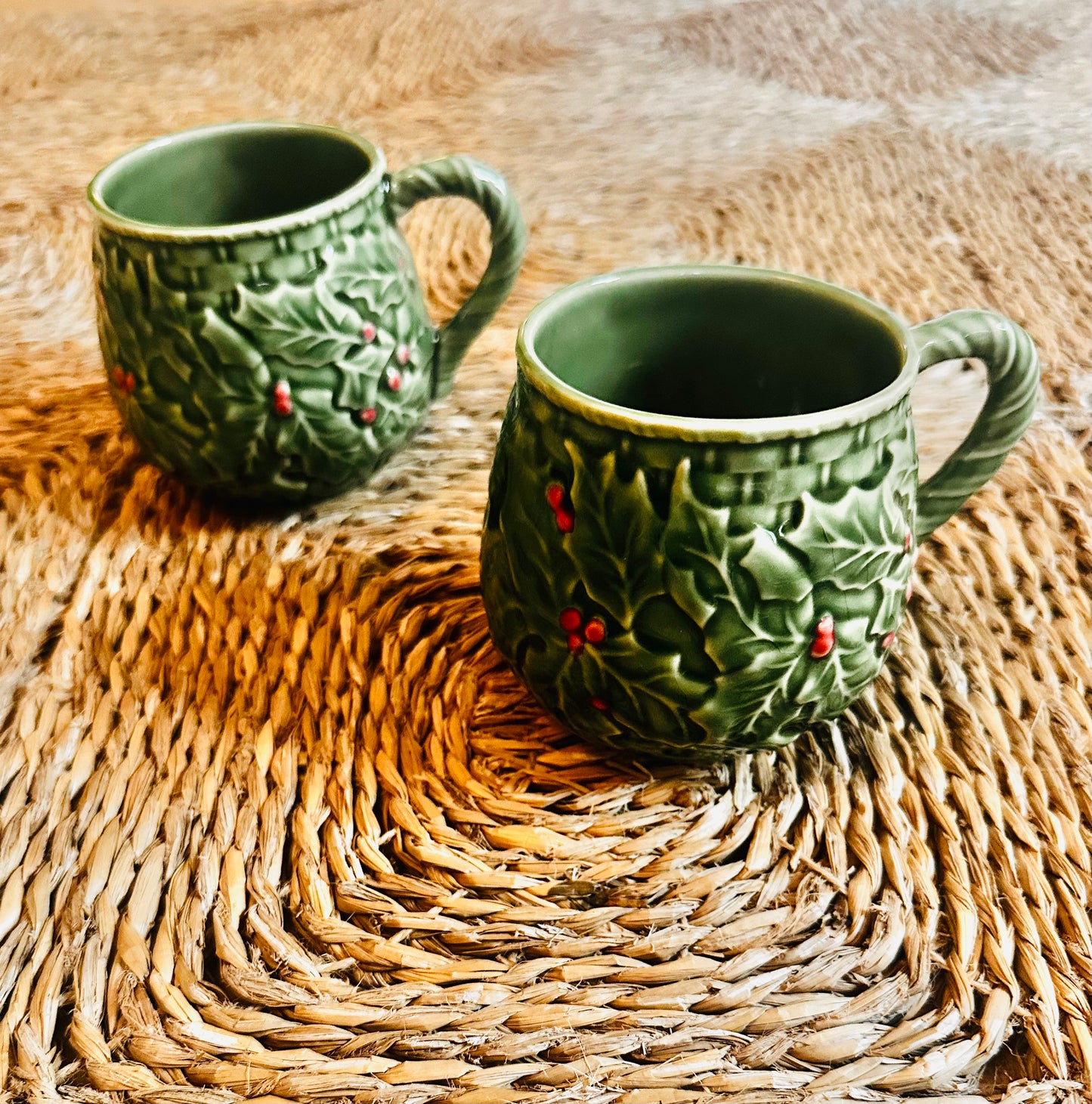 Pierre Deux Holly Mugs